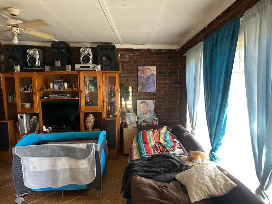 6 Bedroom Property for Sale in Oos Einde North West